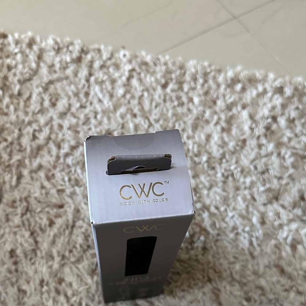 CWC Black Milk Frother with Stand - Picture 3 of 4